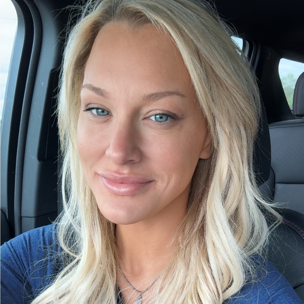 Meet your Posher, Liz